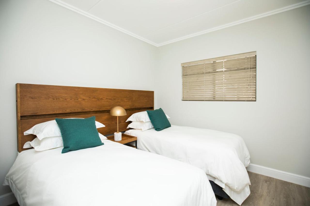 The Serengeti Lodge Kempton Park Bagian luar foto