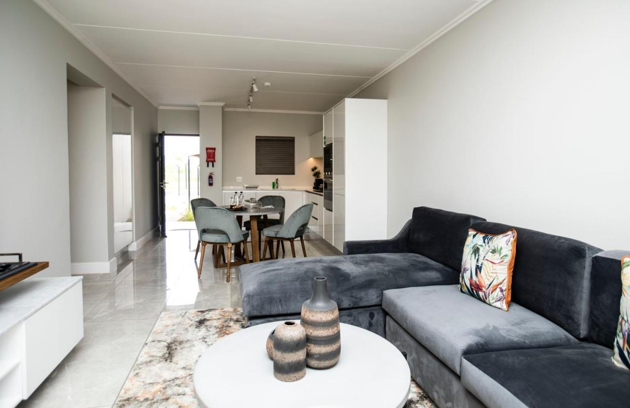 The Serengeti Lodge Kempton Park Bagian luar foto