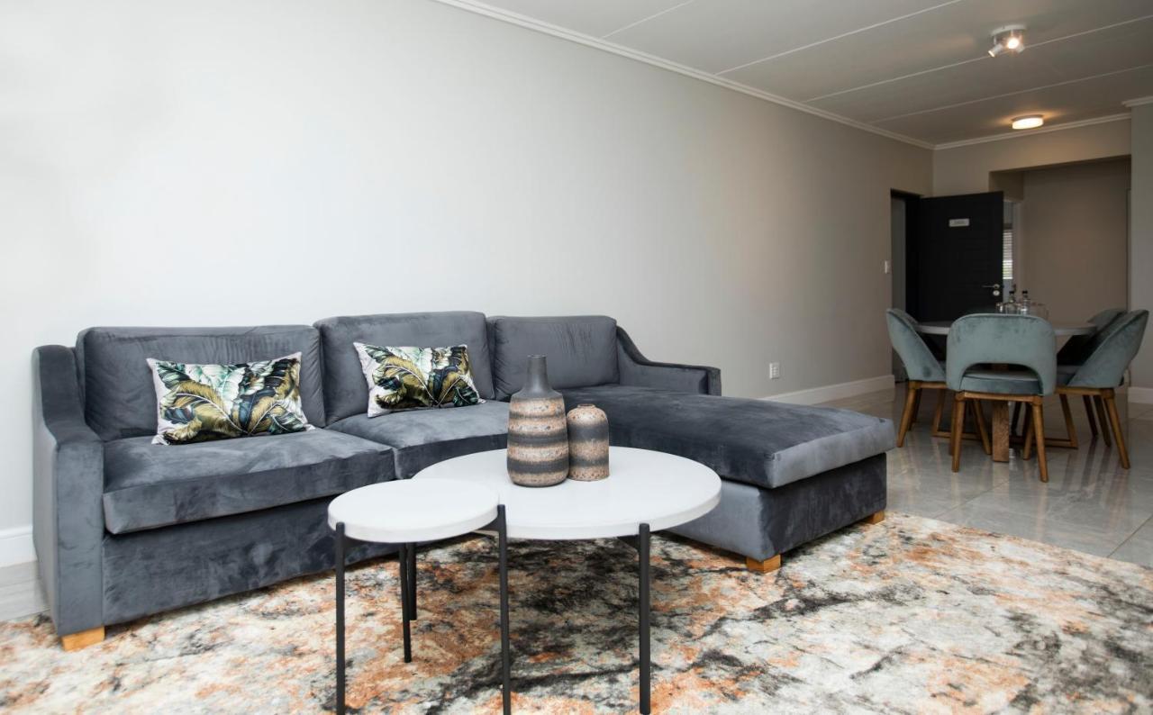The Serengeti Lodge Kempton Park Bagian luar foto