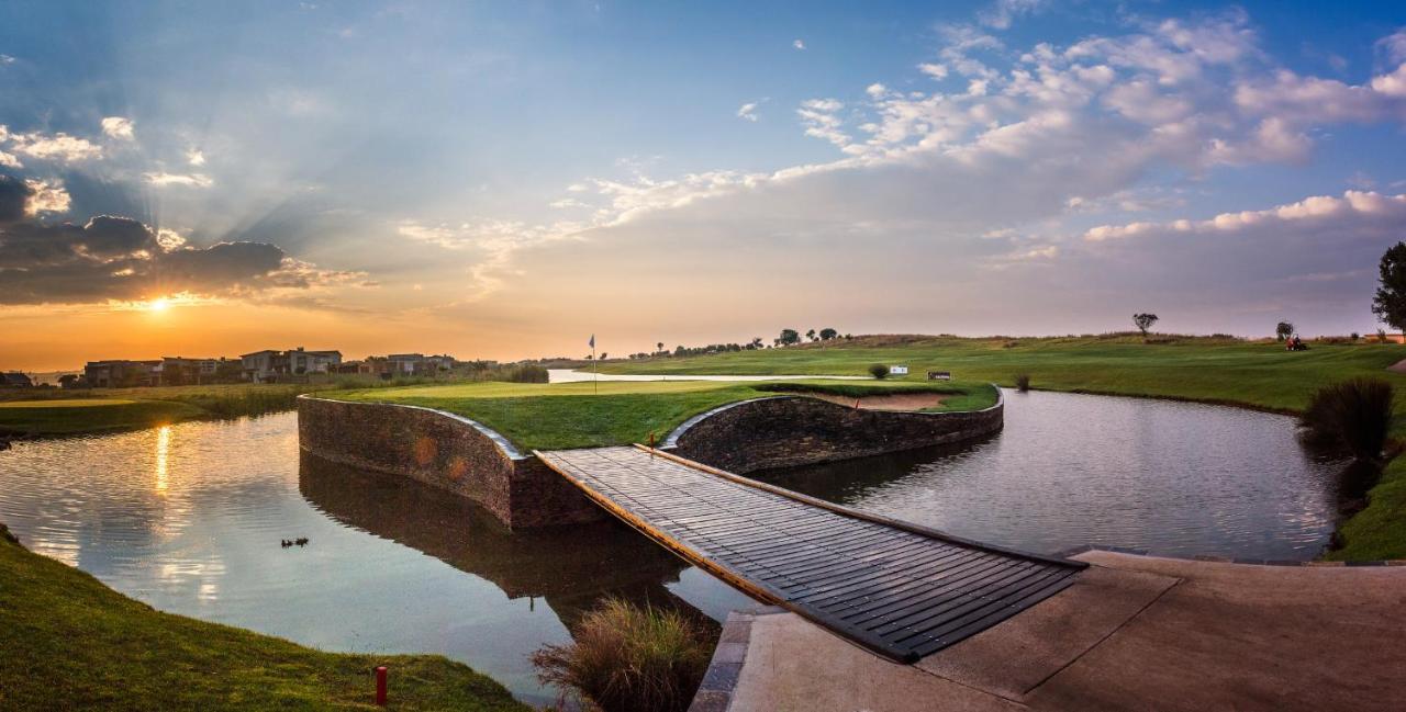 The Serengeti Lodge Kempton Park Bagian luar foto