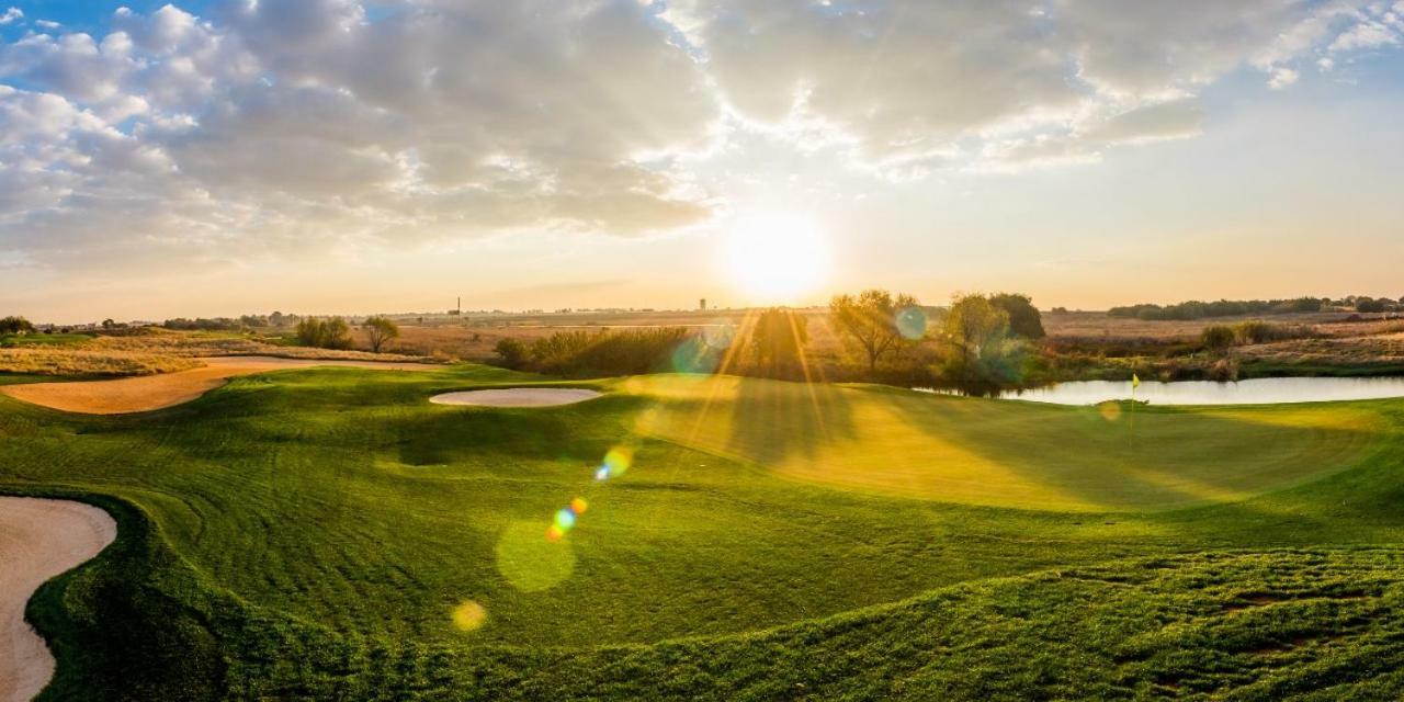 The Serengeti Lodge Kempton Park Bagian luar foto